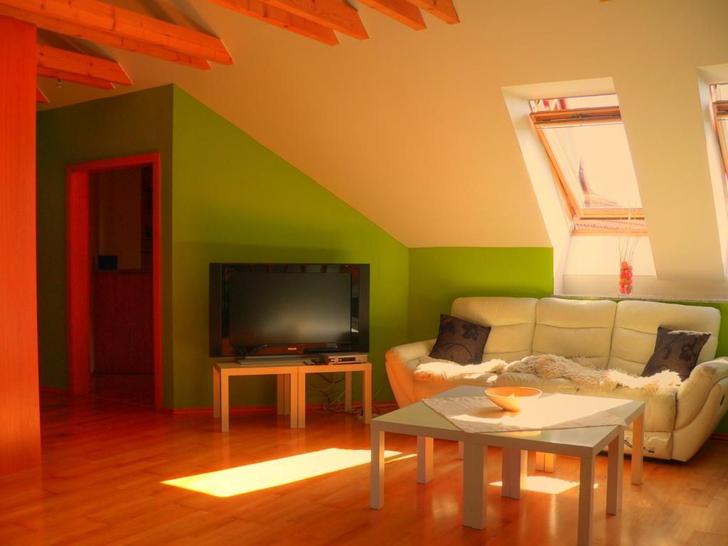 Privat Baja Hotel Lipótszentmiklós Szoba fotó