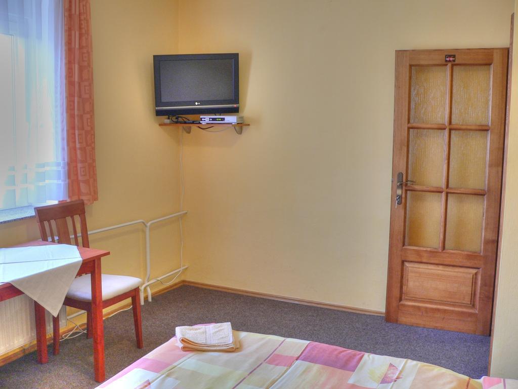 Privat Baja Hotel Lipótszentmiklós Kültér fotó