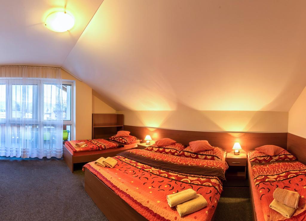 Privat Baja Hotel Lipótszentmiklós Kültér fotó