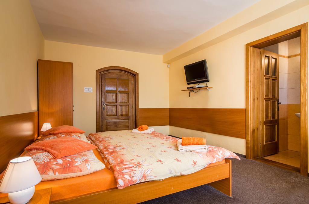 Privat Baja Hotel Lipótszentmiklós Szoba fotó