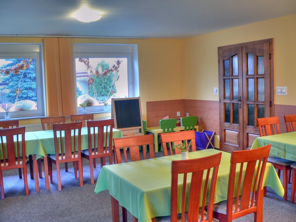 Privat Baja Hotel Lipótszentmiklós Kültér fotó