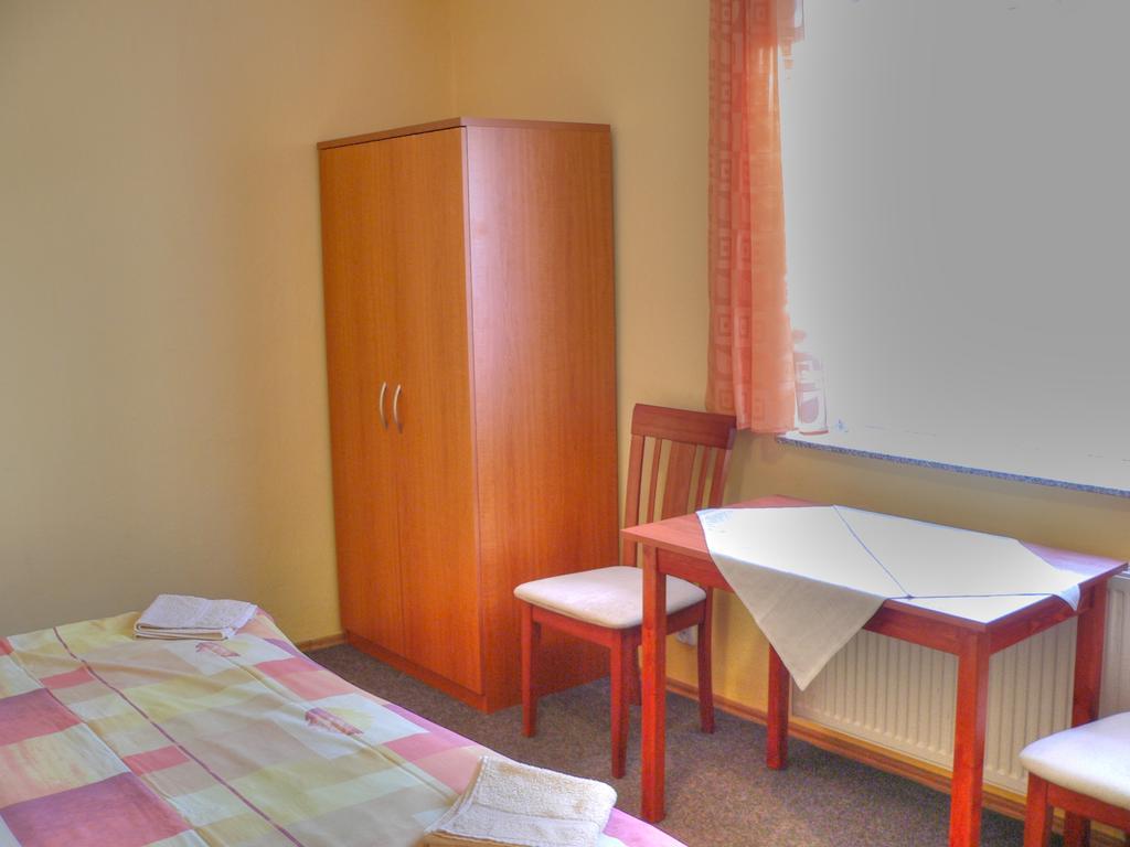 Privat Baja Hotel Lipótszentmiklós Kültér fotó
